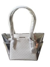 Bolso de Mano Michael Kors Signature Logo Grande Charlotte Blanco y Plateado Nuevo Con Etiqueta