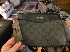 Muñequera Nine West Precilla Slg negra azabache para mujer NUEVA
