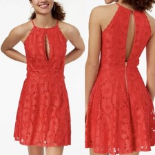 Mini Vestido de Encaje Rojo Material Niña Para Mujer Junior Corte Ajustado y Acampanado Talla S Nuevo con Etiquetas