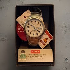 Timex Indiglo Cuarzo 38mm Esfera Blanca Día-Fecha SS Expansión 30m con Caja