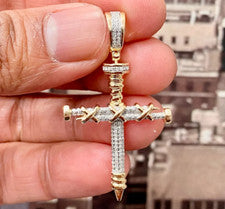 Colgante redondo de 2 quilates con dije de diamantes creado en laboratorio cruz de uñas enchapado en oro amarillo de 14