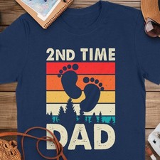Camiseta 2nd Time Dad, Divertida Regalo Día del Padre Estilo Vintage Papá Nuevo Papá Azul Marino