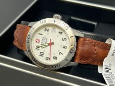 Reloj para mujer Wenger Swiss Military correa de cuero WR 100M indicador de fecha