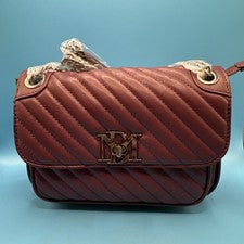 Bandolera BM 4167 Badgley Mischka para mujer con bloqueo de letras ciruela BM 4167
