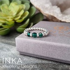 Anillo para pulgar de plata de ley 925 elástico con cuentas verde esmeralda de INKA