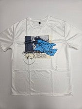Camiseta Travis Manifest Blanca Calce Seco Ajuste Regular Talla S/M/L/XL T50