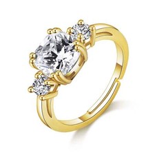 Anillo ajustable de tres piedras enchapado en oro de 18k creado con cristales Zircondia®