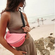 Bolso bandolera Free People Movement ojo de buey para mujer en coral nuevo con etiquetas