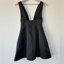 Nuevo con etiquetas Mini Vestido WeWoreWhat Negro Satinado Sin Mangas Para Mujer Talla 2 Precio de venta sugerido por el
