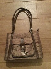 BOLSO DE MANO PARIS ESTAMPADO PRECIOSO ESTILO MARRÓN