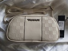 Nueva Cartera Bandolera TAHARI Delta Color Hueso ¡Oferta! Ventas al por menor $109
