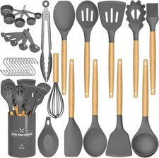 Juego de utensilios de cocina de silicona 33 piezas manijas de madera soporte ganchos gris
