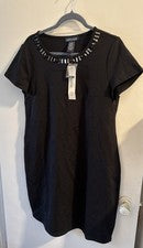 Vestido negro artesanal para mujer con detalle de piedras talla grande