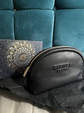 Bolsa de maquillaje Chanel Beauty negra suave con caja de regalo de lujo
