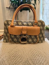 Cartera Dooney & Bourke marrón con logotipo con ribete tostado nueva sin etiquetas. Y2K, indie, ropa de calle
