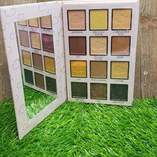 Taste Beauty - WINNIE THE POOH - 12 paleta de sombras de ojos - 30 g/1,05 oz en total