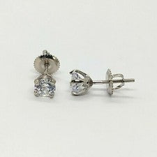 Aretes solitarios de diamantes redondos creados en laboratorio de 1 quilate acabado en oro blanco de 14K