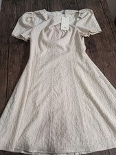 Vestido JM Diseño Nuevo con Etiquetas Beige Muy Ligero Para Mujer Vestido Manga Corta Talla M