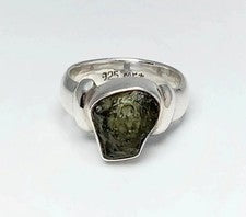 Hermoso anillo hecho a mano de plata de ley 925 con piedras preciosas crudas de moldavita natural MK*