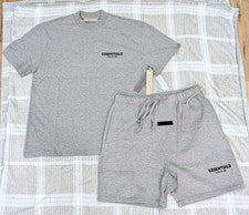 Conjunto de camisetas y pantalones cortos Fear of God Essentials talla L avena oscura SS22