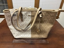 Bolso de Mano Michael Kors Nuevo con Etiquetas Grande Jet Set Cuero Camel y Beige Top Cremallera Minorista $328