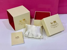 Nueva caja de regalo de reloj Coach que incluye almohada de reloj y folleto manual (sin reloj)