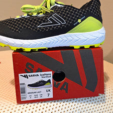 Botín de metal con púas Sarva IceHero StarStud negro/amarillo/blanco para escalada