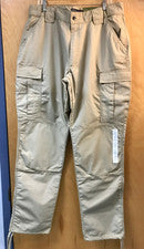 PANTALONES SERIE TÁCTICA 5.11 RIPSTOP CARGO CON: 39.5" - 43" LARGO ESTILO 74003 BEIGE