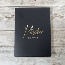 Paleta de sombras de ojos MISCHO BEAUTY tonos neutros de marrones melocotones y dorados