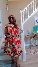 Vestido de sol de mujer africana con un precioso cuello