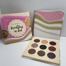 Paleta de sombras de ojos Beauty Bakerie desayuno en la cama 9 tonos nueva $38