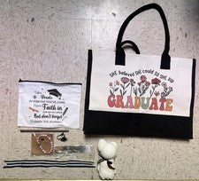 ELLA CREÍA QUE PODÍA, ASÍ QUE LO HIZO BOLSA DE REGALO DE GRADUACIÓN