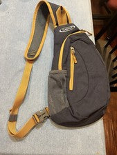 NUEVO Bolso Bandolera Mochila de Hombro Bandolera Pequeño Paquete de Pecho Azul Marino y Tostado Nuevo sin Etiquetas