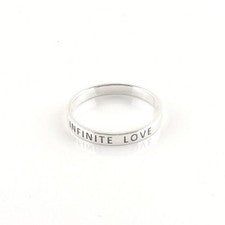 Anillo banda "Infinite Love" grabado en plata de ley