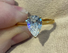 Anillo de compromiso de diamante talla pera creado en laboratorio de 2,0 quilates enchapado en oro de 14 k 925 O