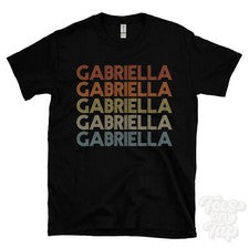 CAMISETA GABRIELLA ESTILO RETRO REPETIDO Hombre y Mujer Novedad Genial Nombre Regalo