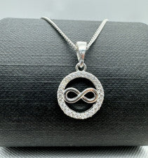 Collar colgante redondo Love Infinity de plata de ley 925 maciza de 18 pulgadas