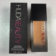 Base líquida mate luminosa Huda Beauty FauxFilter Latte 300N nueva en caja