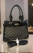 Cartera Danbury Como Nueva RM Inicial Negra Lujo Imitación Cuero 2 Asas Nueva sin Etiquetas