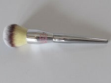 Cepillo base en polvo It Cosmetics Ulta Love Beauty completamente en todas partes Jumbo #211