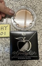 Bálsamo base perfeccionador de la piel KVD Good Apple en MEDIANO 042,35 oz/10 g $40,50