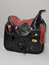 Cartera hecha a mano de cuero negro y rojo estilo silla de montar hecha en México
