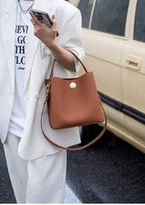 Bolso Monéva DuoLeather — Cuero Granulado Genuino. Bolso bandolera mujer