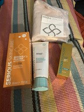 Serious Skincare Hecho en Italia Conjunto Facial Limpiador Exfoliante Gomage Suero Bolso
