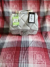 Bolsos de mano Badgley Mischka para mujer plateados con asa de perla