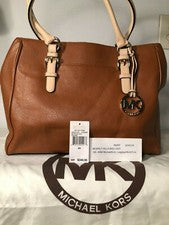 MICHAEL KORS -NUEVO CON ETIQUETAS $348,00 48 AÑOS- ¿EN QUIÉN CONFIARÁS? VENTA $179.00