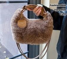 Bandolera pequeña de felpa de moda caqui para mujer. Elegante nuevo.