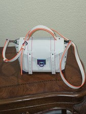 BOLSO BANDOLERA ESCOLAR MICHAEL KORS MANHATTAN MEDIANO BLANCO NEÓN