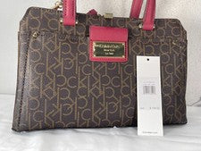 CALVIN KLEIN EE. UU. - IMPECABLE, NUEVO CON ETIQUETAS $198,00 - VENTA $88,00