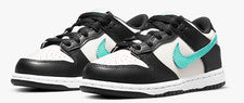 4c Nike Dunk Low 'Light Bone Tropical Twist' (TD) CW1589-003 en mano
